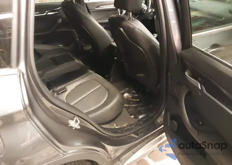 2017 BMW X1 xDrive28I из США, поврежденный, VIN WBXHT3C3XH5F71680